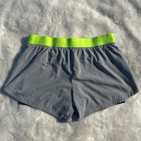 Nike Dri-Fit Shorts - Picture 3 of 9